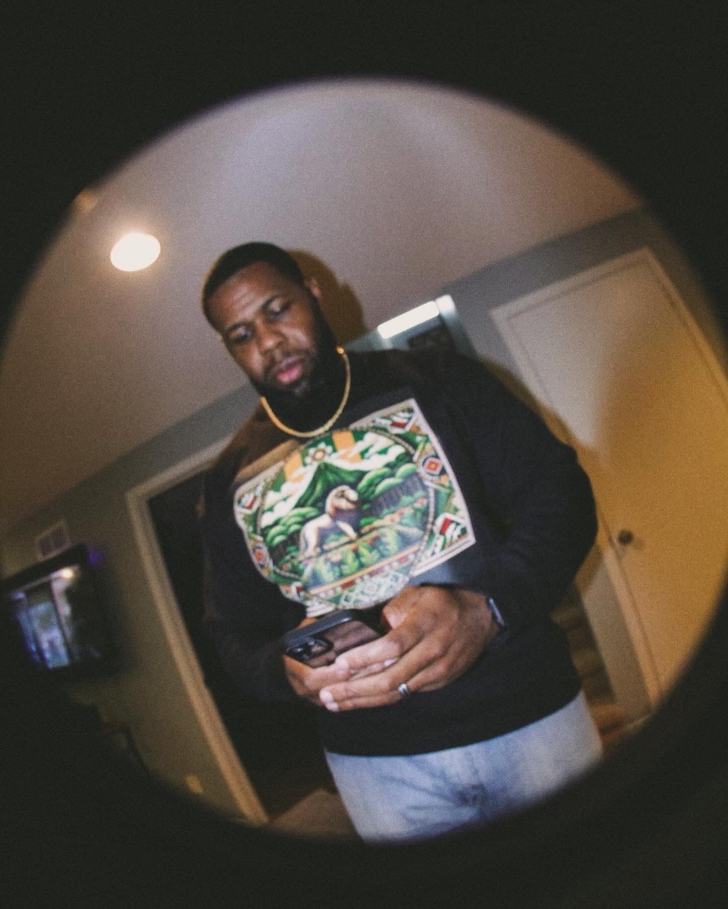 Sweatshirts & Hoodies